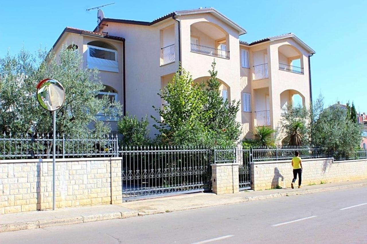 House Laura 200M From The Beach And The Center Daire Poreč Dış mekan fotoğraf